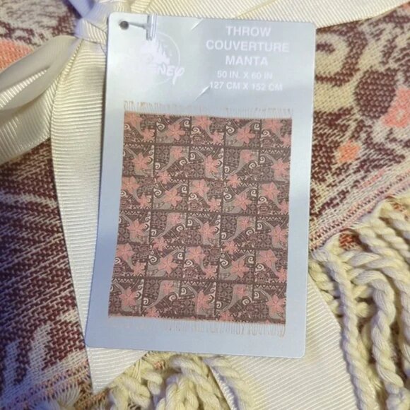 Disney Parks Moana Spotlight Kakamora Waves Flowers Throw brand new - Picture 6 of 16